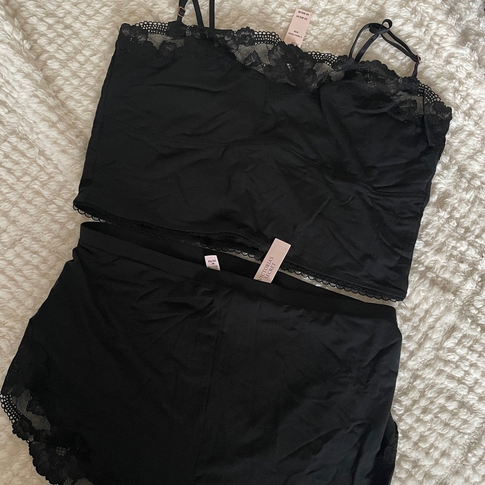 VS bandeau set (available in black, white and pink stripes)